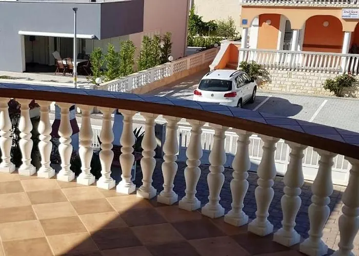 Apartman With Parking Space - 18407 Vir